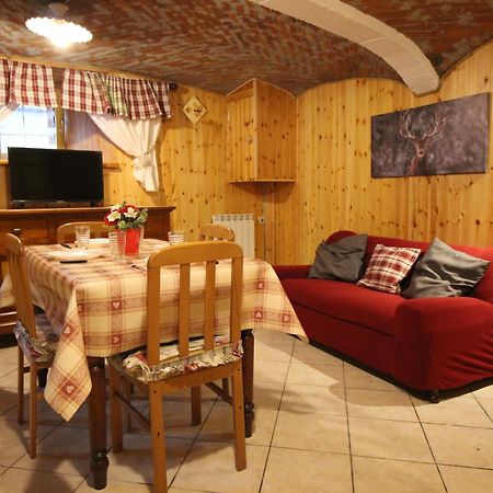 L'Ermellino Bilocale In Centro - Affitti Brevi Italia Apartment Brusson Luaran gambar