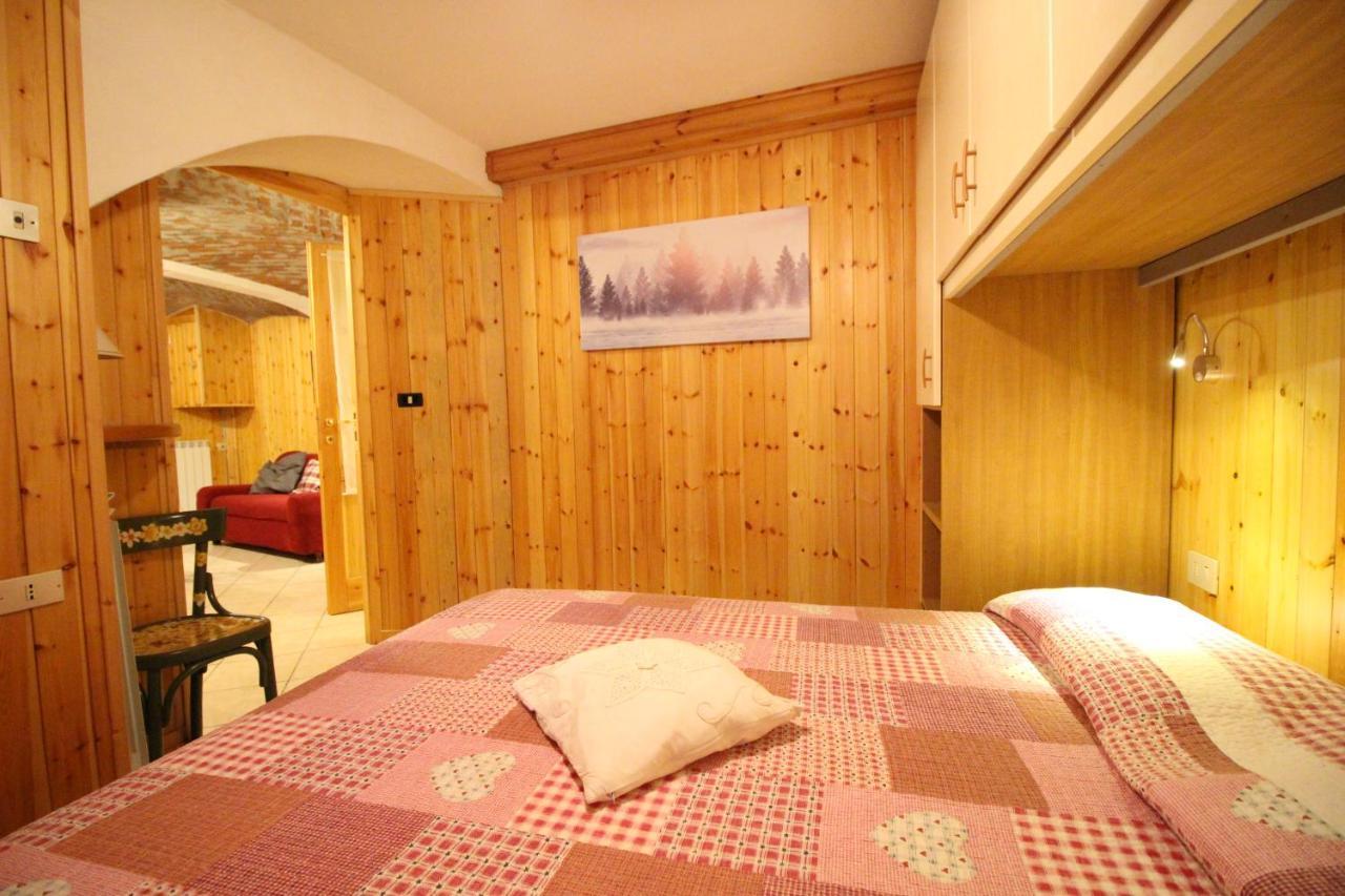 L'Ermellino Bilocale In Centro - Affitti Brevi Italia Apartment Brusson Luaran gambar