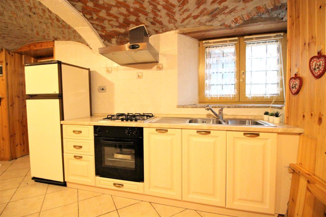 L'Ermellino Bilocale In Centro - Affitti Brevi Italia Apartment Brusson Luaran gambar